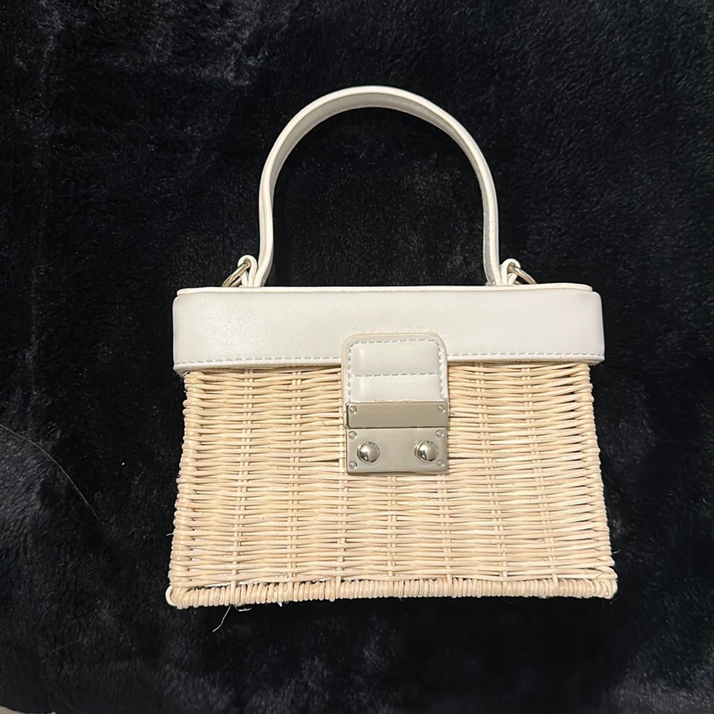White cross body purse or hand purse